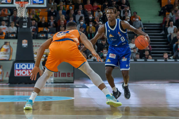 的转会路径 的转会路径