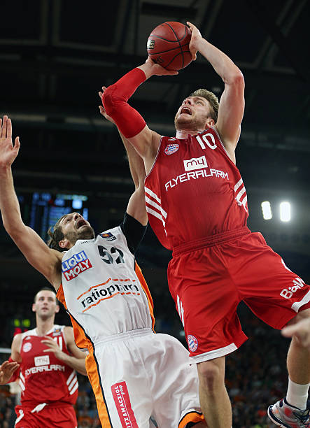 在欧联杯并 在欧联杯并